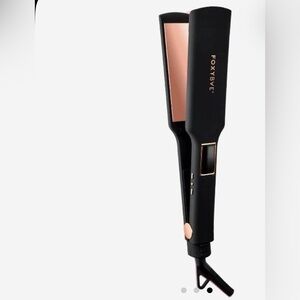 FOXYBAE hair straightener